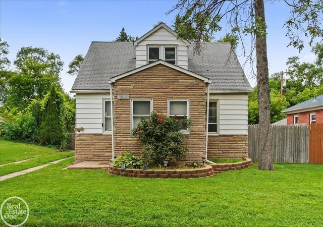 Photo 2 of Single family home for sale at 3547 Alvina Ave, Warren, MI 48091 | MLS# 58050212791 | Listing updated on 2026-07-30