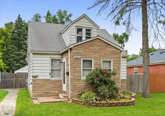 Photo 3 of Single family home for sale at 3547 Alvina Ave, Warren, MI 48091 | MLS# 58050212791 | Listing updated on 2026-07-30