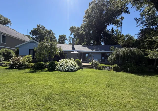 Photo 2 of Single family home for sale at 55895 Inn D Inn Dr, Dowagiac, MI 49047 | MLS# 69026031852 | Listing updated on 2026-08-18