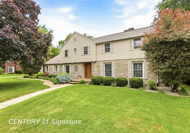2nd image of 14 Edgewood Rd, Saginaw, MI 48602 | MLS# 61050212793