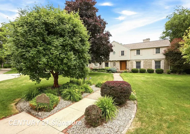 image of 14 Edgewood Rd, Saginaw, MI 48602 | MLS# 61050212793