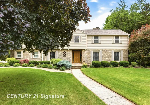 image of 14 Edgewood Rd, Saginaw, MI 48602 | MLS# 61050212793
