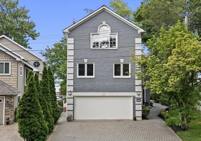 Photo 1 of Single family home for sale at 4691 Mapleview Ave, West Bloomfield, MI 48324 | MLS# 81026031873 | Listing updated on 2026-08-18