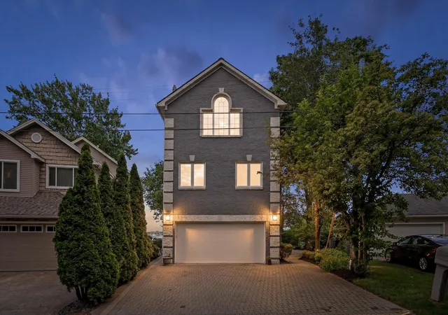 Photo 2 of Single family home for sale at 4691 Mapleview Ave, West Bloomfield, MI 48324 | MLS# 81026031873 | Listing updated on 2026-08-18