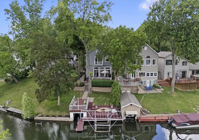 Photo 3 of Single family home for sale at 4691 Mapleview Ave, West Bloomfield, MI 48324 | MLS# 81026031873 | Listing updated on 2026-08-18