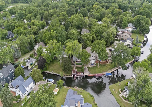 Photo 4 of Single family home for sale at 4691 Mapleview Ave, West Bloomfield, MI 48324 | MLS# 81026031873 | Listing updated on 2026-08-18