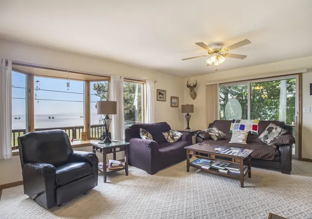 5th image of 1445 Us-2, Saint Ignace, MI 49781 | MLS# 81026031893