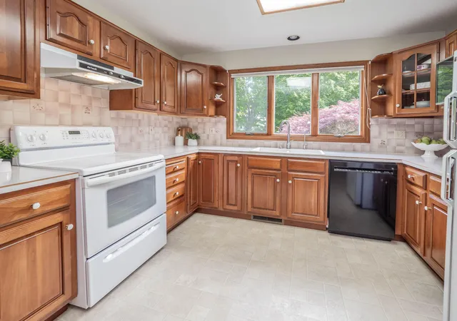 3rd image of 6669 W H Ave, Kalamazoo, MI 49009 | MLS# 66026031875