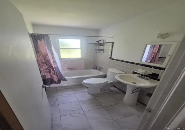 Photo 3 of Single family home for sale at 8210 Warwick St, Detroit, MI 48228 | MLS# 20261048379 | Listing updated on 2026-09-24