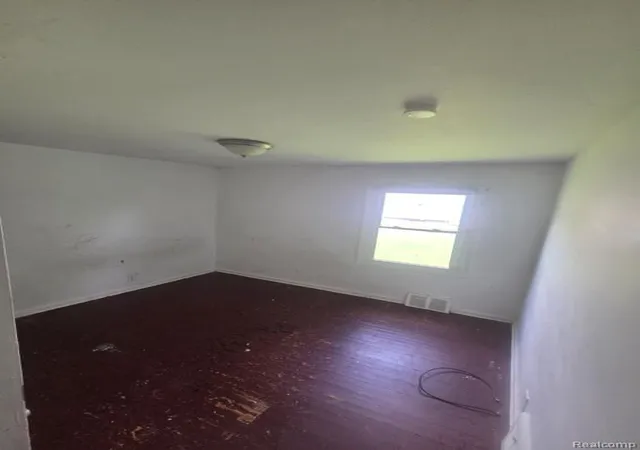Photo 4 of Single family home for sale at 8210 Warwick St, Detroit, MI 48228 | MLS# 20261048379 | Listing updated on 2026-09-24