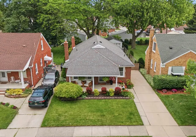 Photo 1 of Sale Pending at 7829 Buckingham Ave, Allen Park, MI 48101 | MLS# 58050212809 | Listing updated on 2026-06-28