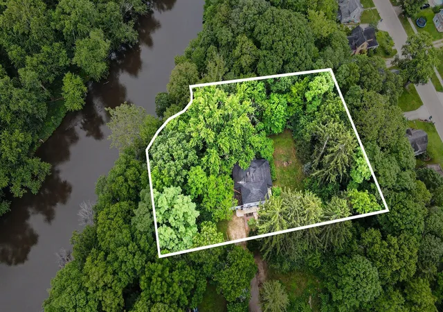 Photo 4 of Single family home for sale at 330 Catherine Ct, Allegan, MI 49010 | MLS# 66026031903 | Listing updated on 2026-10-16