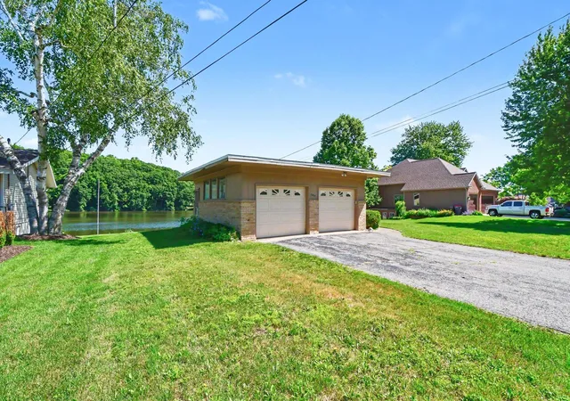 Photo 3 of Single family home for sale at 7261 Driftwood Dr SE, Ada, MI 49301 | MLS# 65026031906 | Listing updated on 2026-07-07