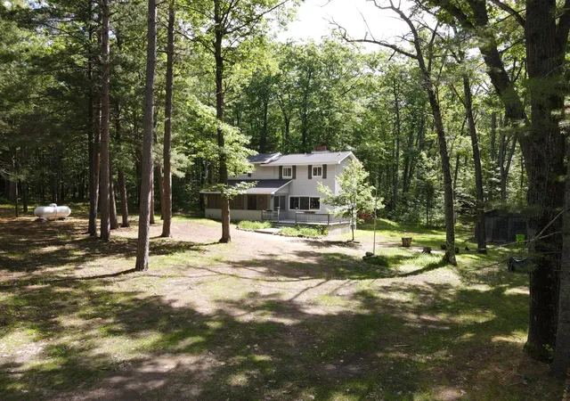 Photo 3 of Single family home for sale at 11870 Bayer Rd, Roscommon, MI 48653 | MLS# 53026031895 | Listing updated on 2026-07-15
