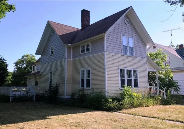Photo 1 of Single family home for sale at 216 W Franklin Ave, Reed City, MI 49677 | MLS# 60050212830 | Listing updated on 2026-06-25