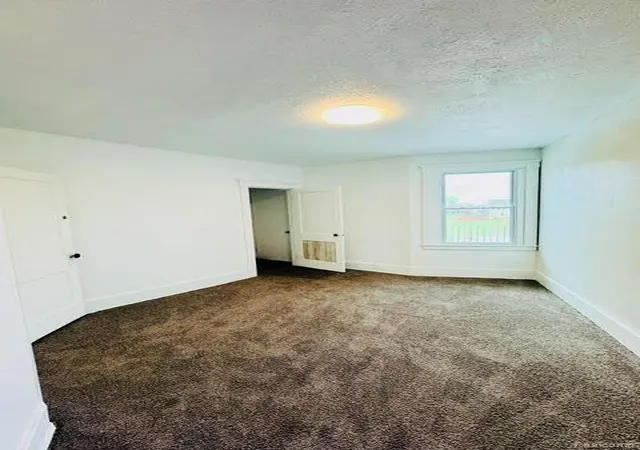 Listing Photo 2 - Condo for sale in building located at 72 Pilgrim St, Highland Park, MI 48203 - Unit #