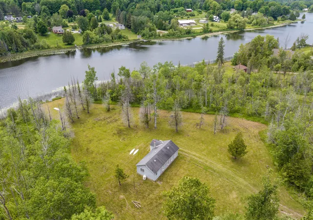 Photo 2 of Single family home for sale at 6263 E Jordan Rd, Ellsworth, MI 49729 | MLS# 78080070239 | Listing updated on 2026-07-03