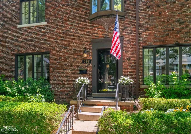 Listing Photo 2 - Condo for sale in building located at 398 Rivard Blvd, Grosse Pointe, MI 48230