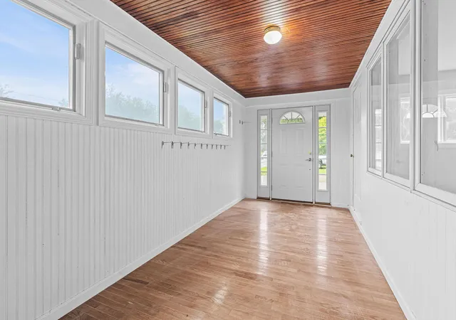 Photo 4 of Single family home for sale at 1632 W Lakewood Blvd, Holland, MI 49424 | MLS# 65026031974 | Listing updated on 2026-08-11