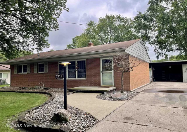 Photo 1 of Sale Pending at 2915 Deindorfer St, Saginaw, MI 48602 | MLS# 61050212861 | Listing updated on 2026-07-08