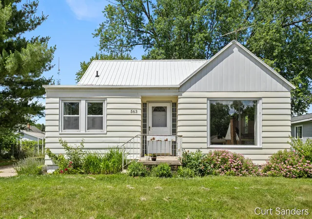 Photo 1 of Sale Pending at 563 Ferris St Nw, Grand Rapids, MI 49544 | MLS# 65026032019 | Listing updated on 2026-07-15
