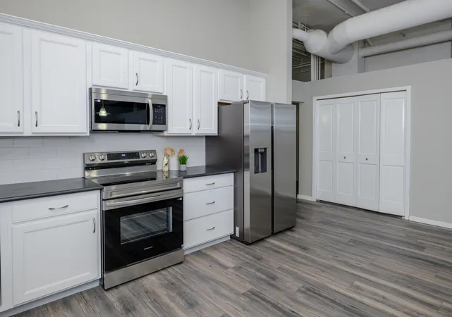 Listing Photo 4 - Condo for sale in building located at 125 S Kalamazoo Mall, Kalamazoo, MI 49007 - Unit #508