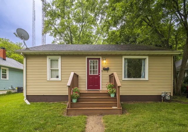 1st image of 1148 Lavette Ave, Benton Harbor, MI 49022 | MLS# 69026032034