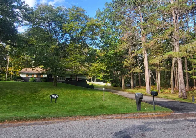 2nd image of 6753 Roanoak Dr, Oscoda, MI 48750 | MLS# 77080070261