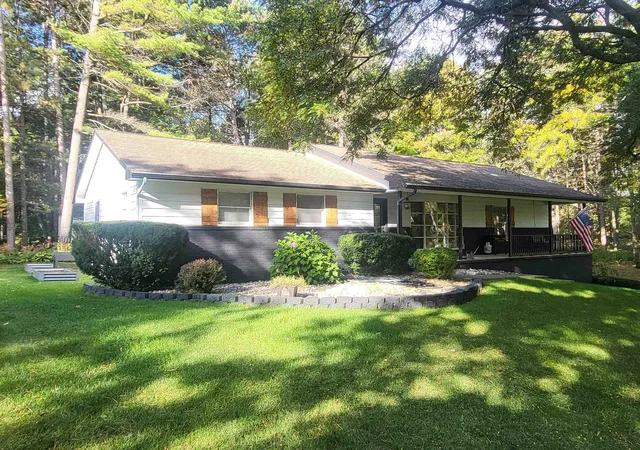 3rd image of 6753 Roanoak Dr, Oscoda, MI 48750 | MLS# 77080070261