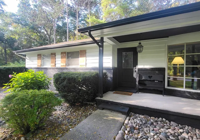 4th image of 6753 Roanoak Dr, Oscoda, MI 48750 | MLS# 77080070261