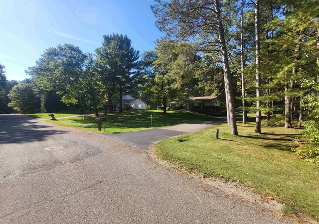 52nd image of 6753 Roanoak Dr, Oscoda, MI 48750 | MLS# 77080070261