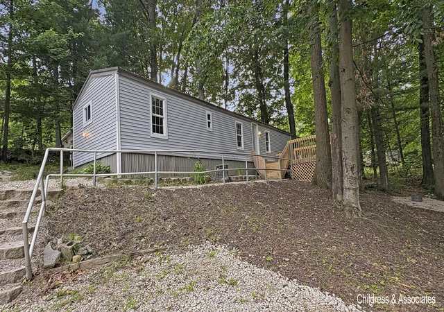 2nd image of 15700 Grey Goose Dr, Gowen, MI 49326 | MLS# 65026032037