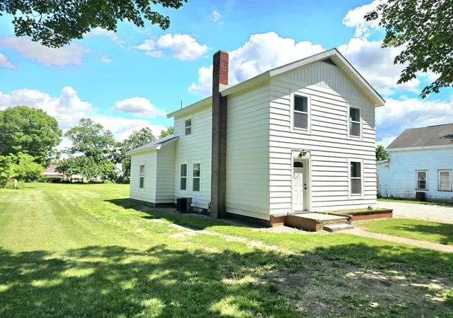 Photo 2 of Single family home for sale at 207 S Company St, White Pigeon, MI 49099 | MLS# 68026032041 | Listing updated on 2026-06-26