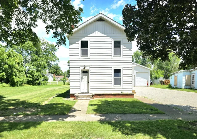Photo 3 of Single family home for sale at 207 S Company St, White Pigeon, MI 49099 | MLS# 68026032041 | Listing updated on 2026-06-26