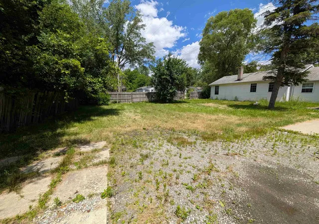 Photo 3 of Single family home for sale at 2286 California Ave, Saginaw, MI 48601 | MLS# 61050212880 | Listing updated on 2026-09-02