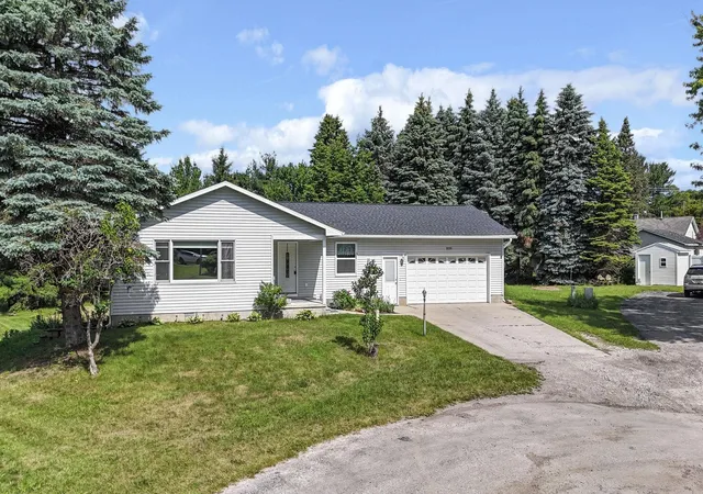 Photo 1 of Single family home for sale at 3235 Princeton Ct, Traverse City, MI 49684 | MLS# 78080070264 | Listing updated on 2026-07-06