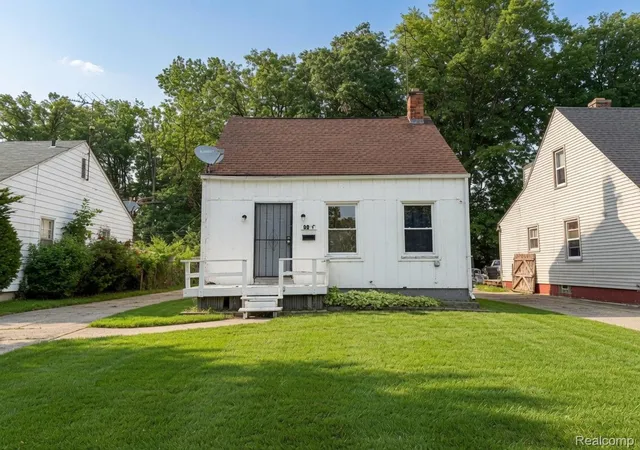 Photo 3 of Single family home for sale at 6300 Radnor St, Detroit, MI 48224 | MLS# 20261048529 | Listing updated on 2026-07-06