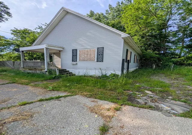 Photo 1 of Single family home for sale at 710 Holden St, Saginaw, MI 48601 | MLS# 61050212887 | Listing updated on 2026-09-02