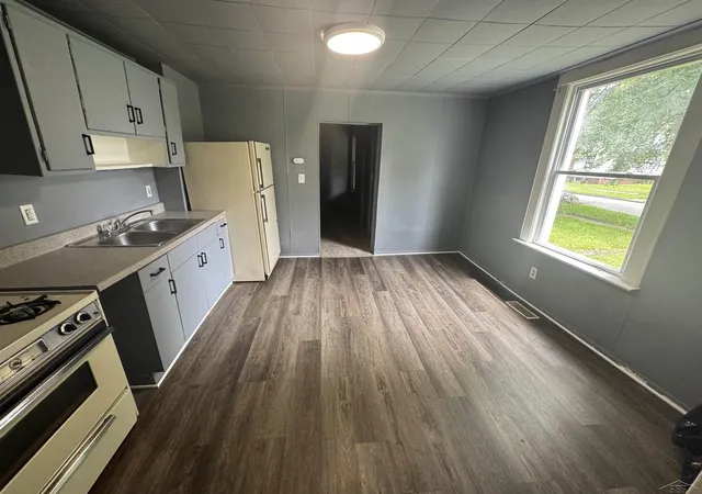 Photo 3 of Multi family home for sale at 1002 Madison Ave, Saginaw, MI 48602 | MLS# 61050212888 | Listing updated on 2026-09-18