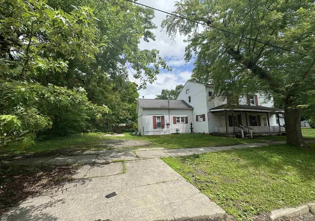 Listing Photo 5 - Condo for sale in building located at 1002 Madison Ave, Saginaw, MI 48602
