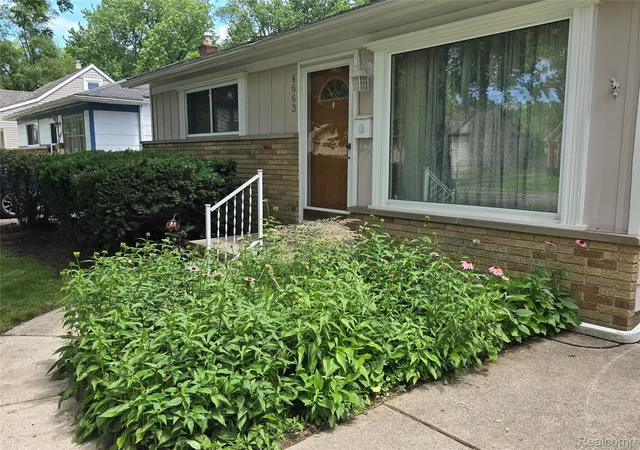 Photo 1 of Sale Pending at 4663 Ziegler St, Dearborn Heights, MI 48125 | MLS# 20261048539 | Listing updated on 2026-07-25