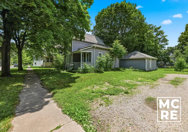 Photo 3 of Single family home for sale at 430 E Bond St, Hastings, MI 49058 | MLS# 65026032074 | Listing updated on 2026-09-18