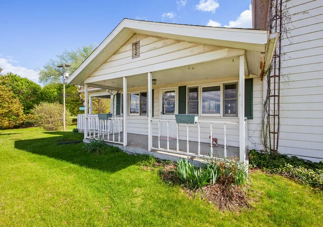 Photo 3 of Single family home for sale at 14321 W Austin Rd, Manchester, MI 48158 | MLS# 81026032081 | Listing updated on 2026-08-29