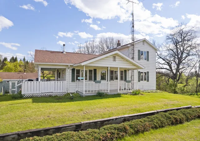 Photo 4 of Single family home for sale at 14321 W Austin Rd, Manchester, MI 48158 | MLS# 81026032081 | Listing updated on 2026-08-29