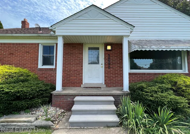 Photo 3 of Single family home for sale at 50590 Card Rd, Macomb, MI 48044 | MLS# 20261048562 | Listing updated on 2026-09-09