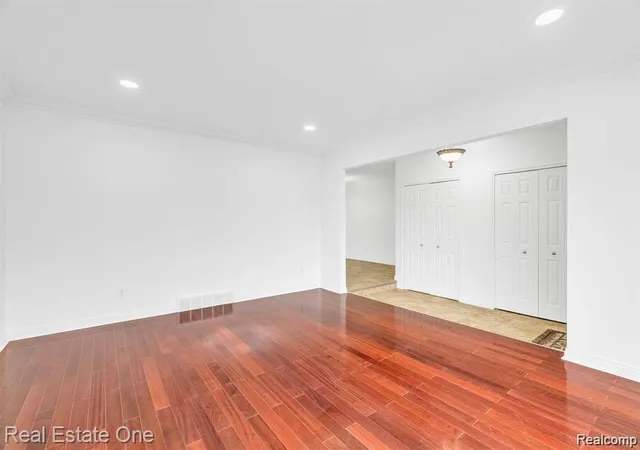 Photo 4 of Single family home for sale at 50500 Card Rd, Macomb, MI 48044 | MLS# 20261048565 | Listing updated on 2026-07-09