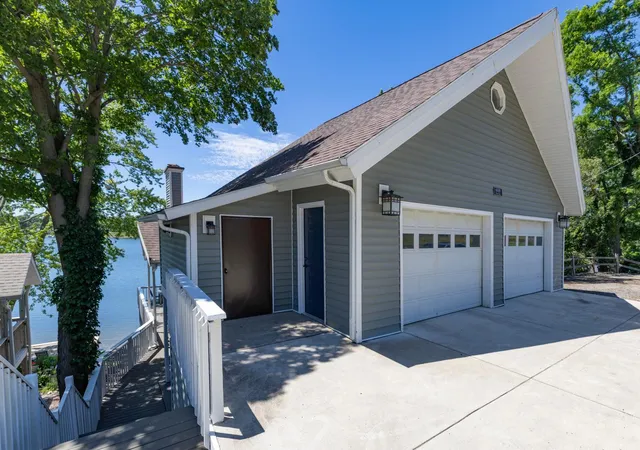 Photo 4 of Single family home for sale at 68388 Dailey Rd, Edwardsburg, MI 49112 | MLS# 69026032089 | Listing updated on 2026-09-17