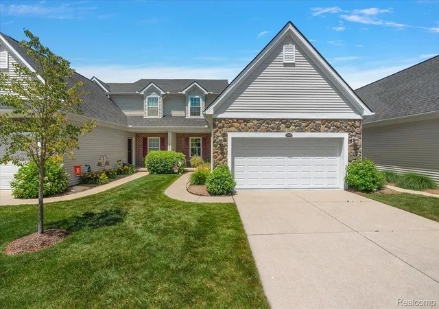 2nd image of 3349 Grove Ln, Auburn Hills, MI 48326 | MLS# 20261048569