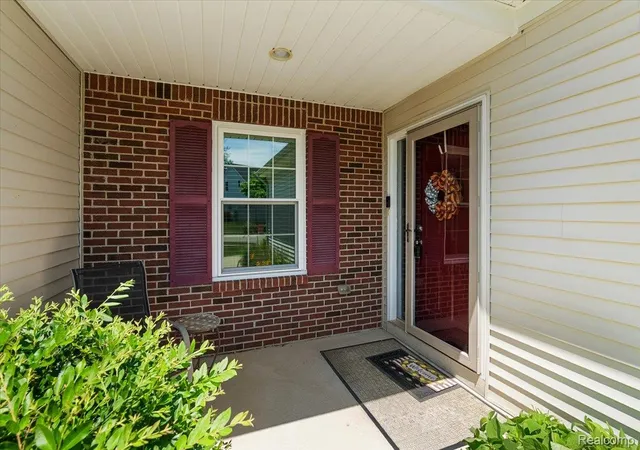 3rd image of 3349 Grove Ln, Auburn Hills, MI 48326 | MLS# 20261048569