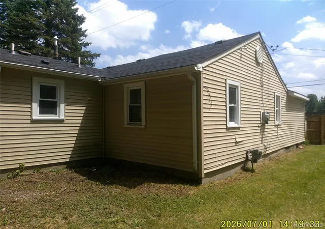 Photo 3 of Single family home for sale at 3490 Beveridge Rd, Flint, MI 48532 | MLS# 20261048570 | Listing updated on 2026-08-28